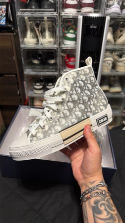 Dior B23