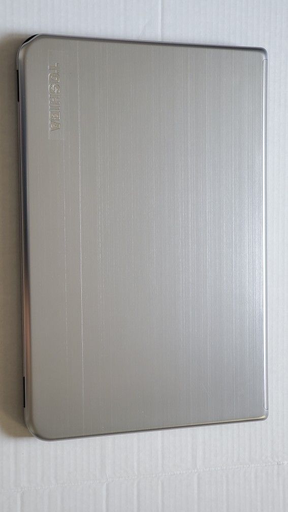 TOSHIBA Satellite E55-A5114