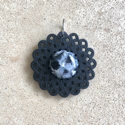 🖤 Pretty, black wood mandala pendant with vintage black & white marbleized center