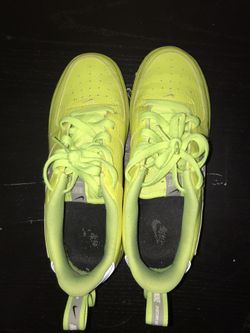 Highlight colored nikes