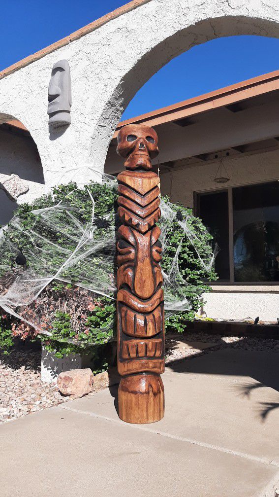 Tiki Statue  Skull Topped Totem 