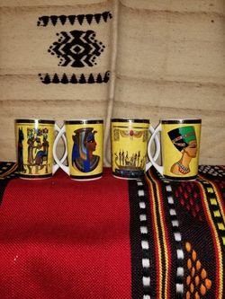 PORCELAIN MUGS