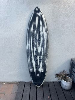 Creature Surfboard - Twin Fin