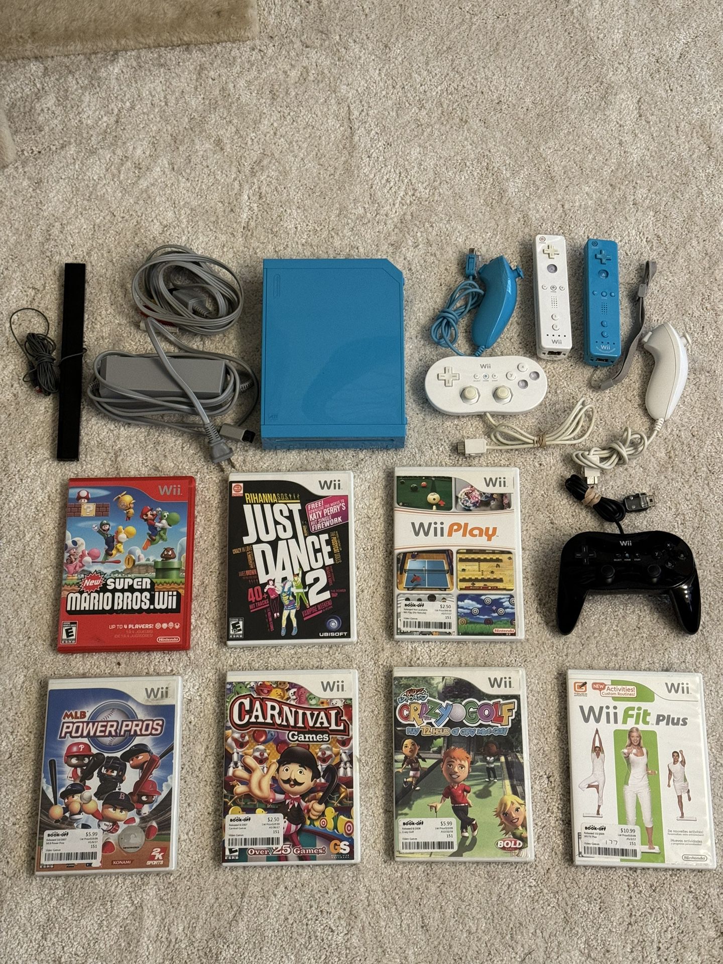 Blue Wii console bundle Mario Pro Controllers 7 games