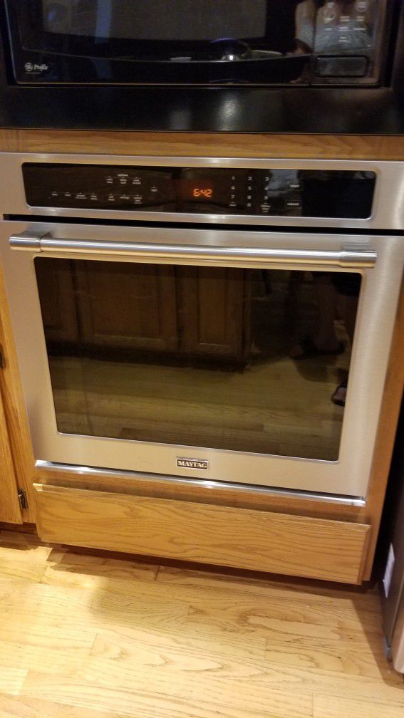 Maytag Wall Oven  Made In USA Stainless steel 