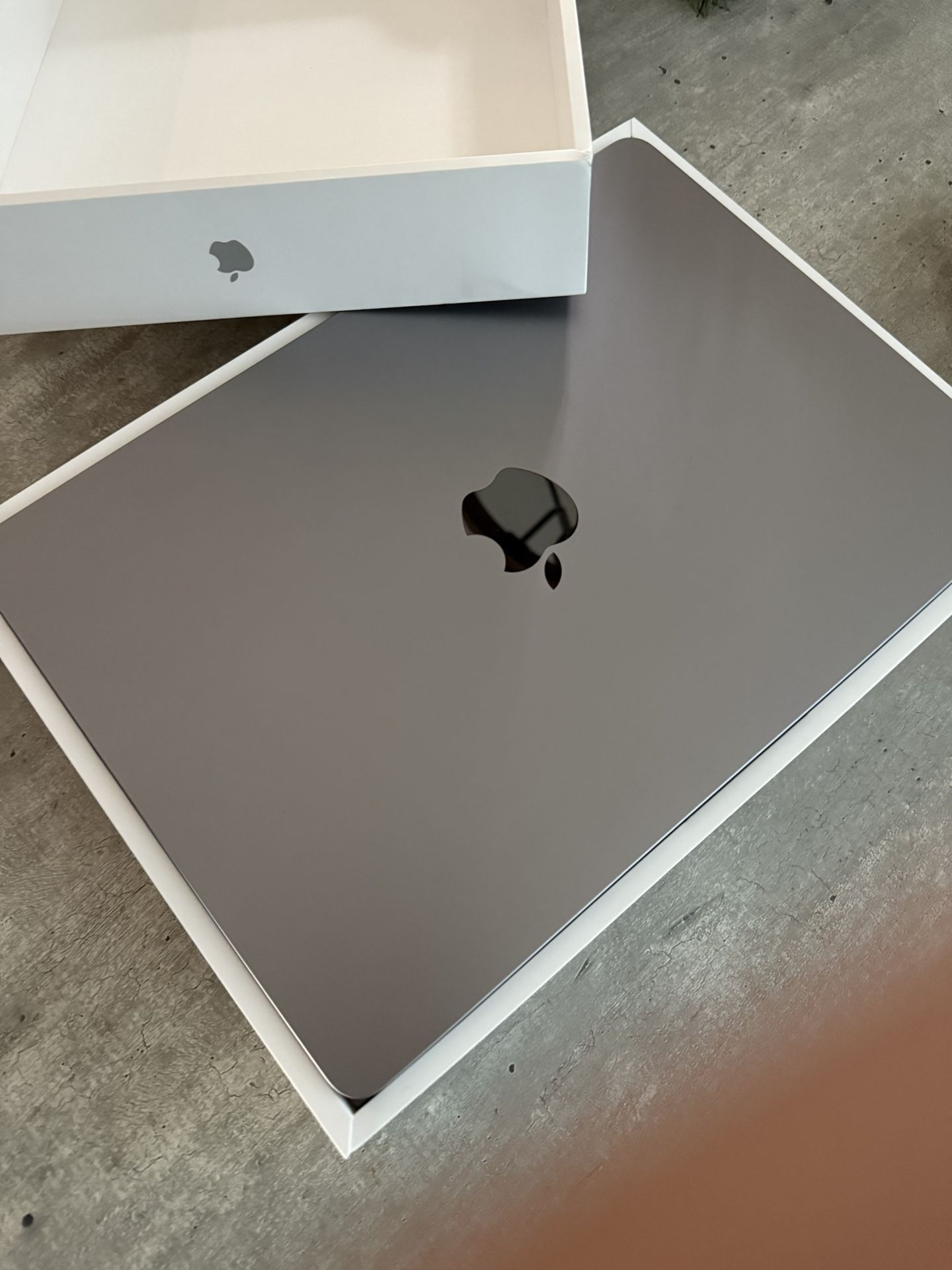 MacBook Air M2 Chip Year 2022 13.6”