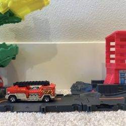 Hot Wheels Dragon Drive Firefight Playset 
