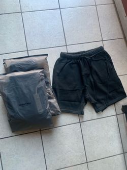 Black small essential shorts