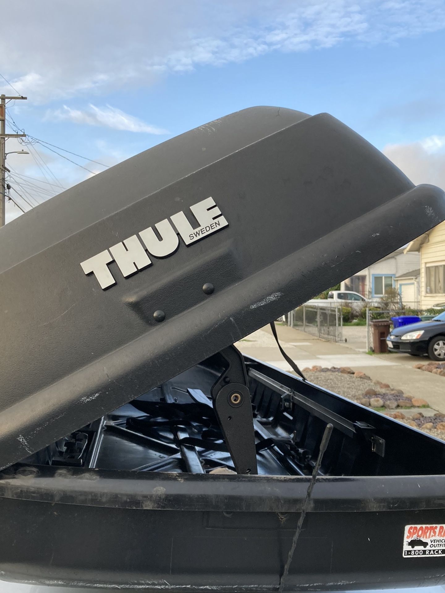 Thule Mountaineer Cargo Rooftop Box for Sale in Richmond CA OfferUp