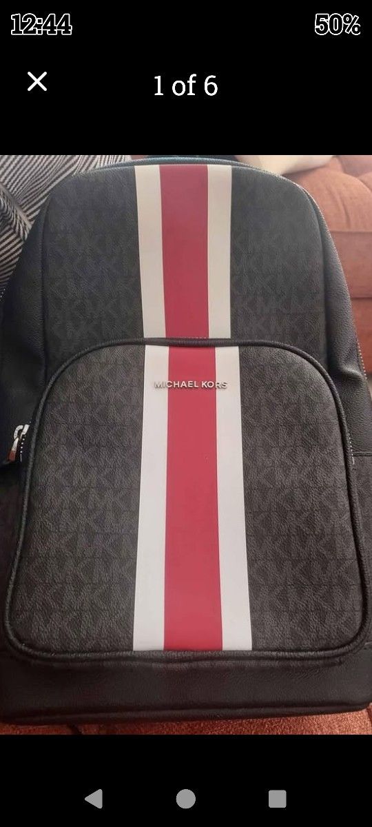 LIKE NEW MICHAEL KORS BACK PACK