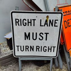 Right Lane Sign 