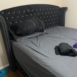 King Size Bed And Dresser/mirror