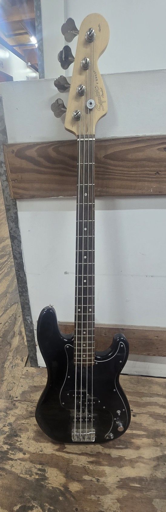 6 StringSQUARE Bass Guitar