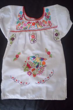Little girl’s Mexican dress