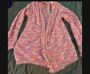 Womens sweater size lrg new with tags