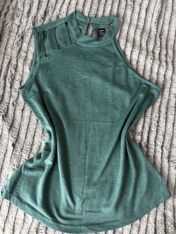 SHEIN top size L