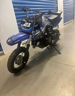 Apollo Dirt Bike