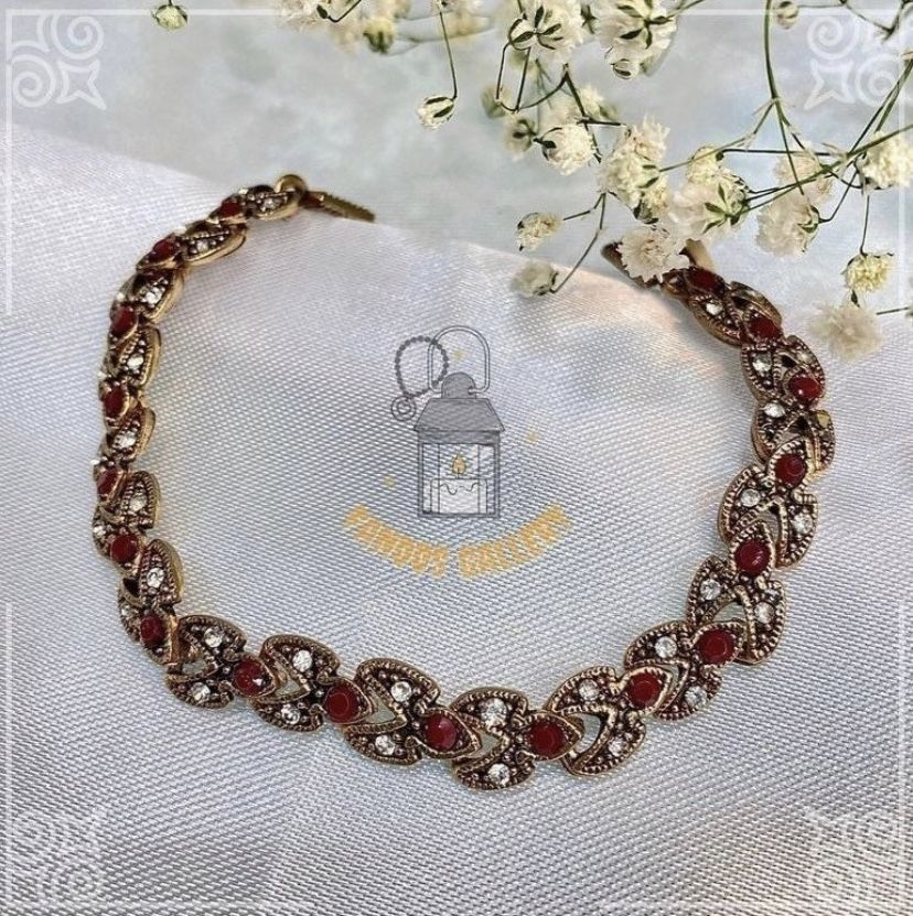 luxury Women chiaroscuro bracelet jewelry  Length: 7 inch  Please check my selling page for other clothes, luxury and healing jewelry, cute keychains,