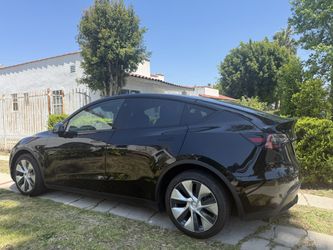Tesla Black Model Y 2021