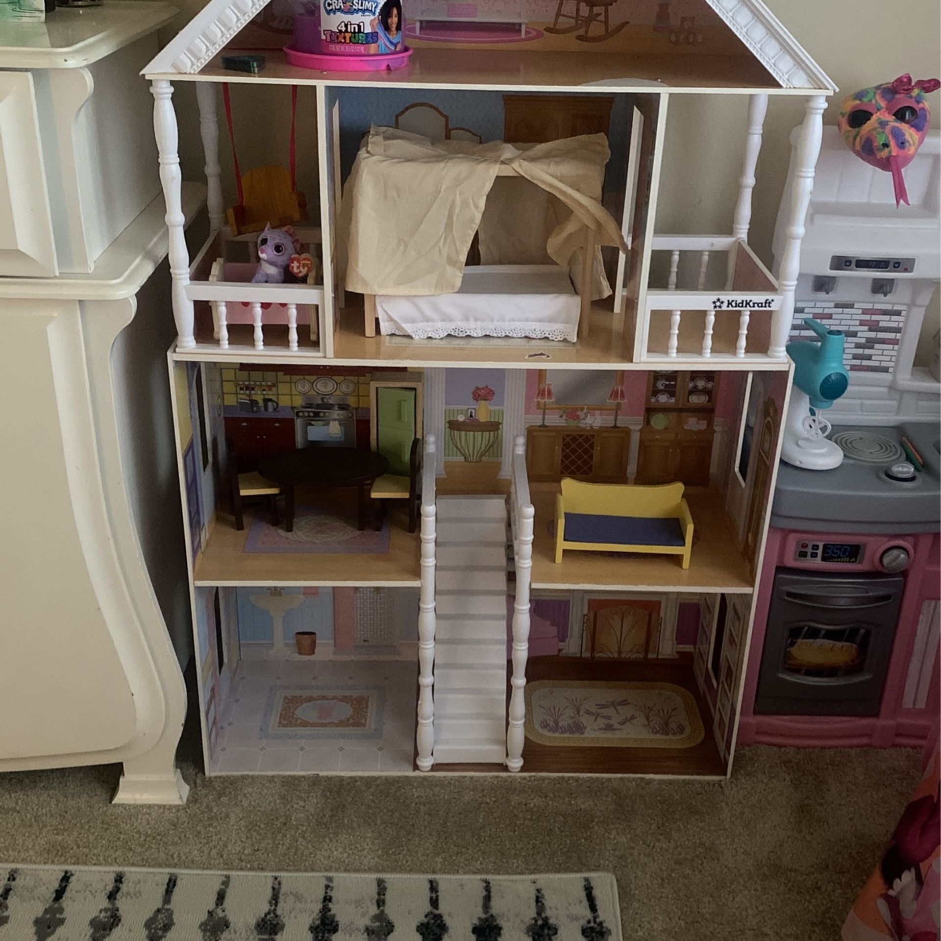 Doll House practically New. 