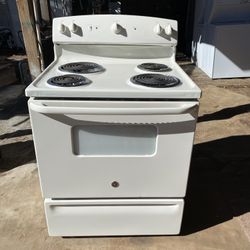 G E Electric Stove