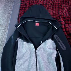 Nike Tech Size M (Willing To Trades Trades)