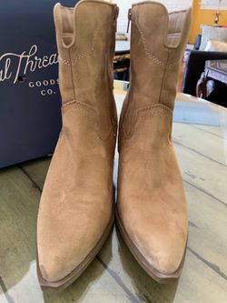 Tan Suede Western Ankle size 10 tan Boots