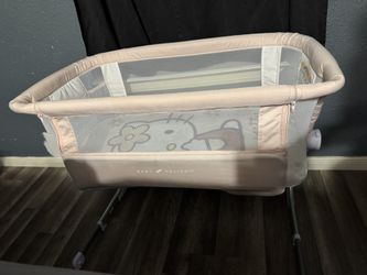 Baby Girl Bassinet 