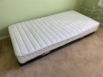Trundle bed