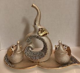 🙋‍♀️ Brushed Gold and Rhinestone Elephant and Candle Holders