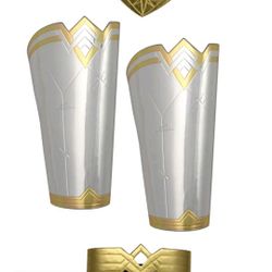 ✨ Wonder Woman Costume Accessory Set – Tiara + Cuffs + Gauntlets (Brand New)
