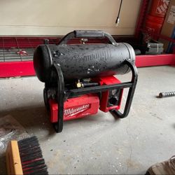 Milwaukee M18 FUEL 18-Volt Lithium-Ion Brushless Cordless 2 Gal. Compact Compressor (Tool-Only)