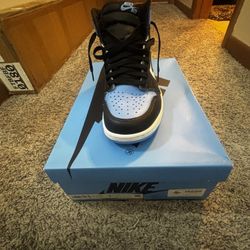 Air Jordan 1 University Blue Size 9