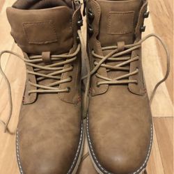 Stylish Mens Chukka Boots. Classic Look Modern Comfort 