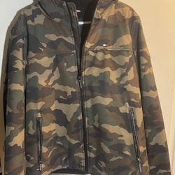 Boys Tommy Hilfiger Coat Size Medium 