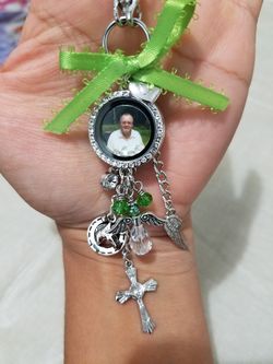 Memorial Car Rear View Chain Accessory