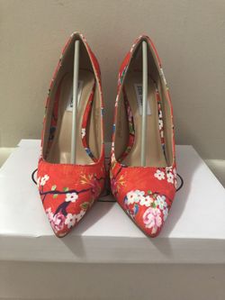 Steve Madden. Size 8.