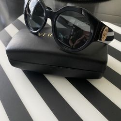 Versace Women’s Sunglasses 💎 