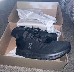 On Cloud Shoes Size 7.5 $160