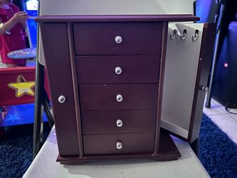 Jewelry box/armoire