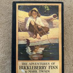 Vintage The Adventures of Huckleberry Finn Book