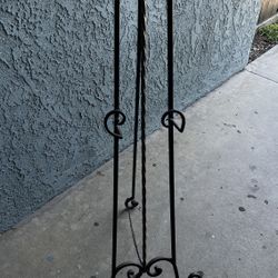Metal Stands For Pictures