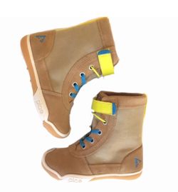 Plae Noel Boot
