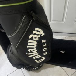 Callaway staff bag with shoulder strap rain cover and club dividers