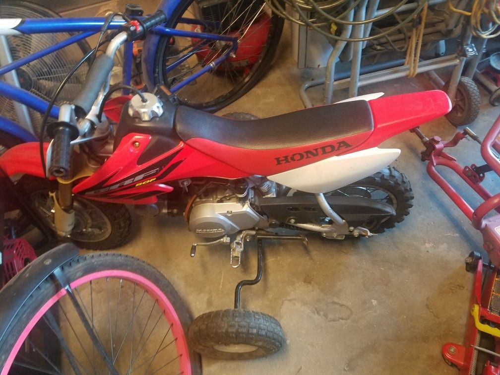 2006 Honda crf50 dirt bike LIKE NEW