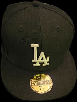 NwoT Los Angeles Dodgers Black New Era Fitted Hat, Size 7 3/8