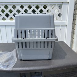 GRAY DOG/CAT CARRIER