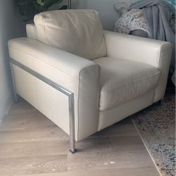 White Leather Lounge chair