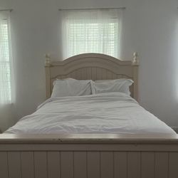 Bedroom set