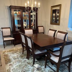 Dining Room Table 